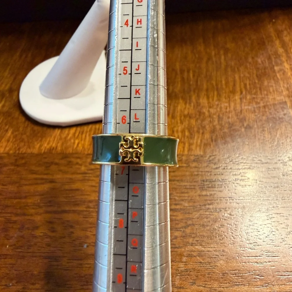 Tory Burch Kira Enamel Ring Green Enamel gold-plated bevelled Double T Logo 6.5